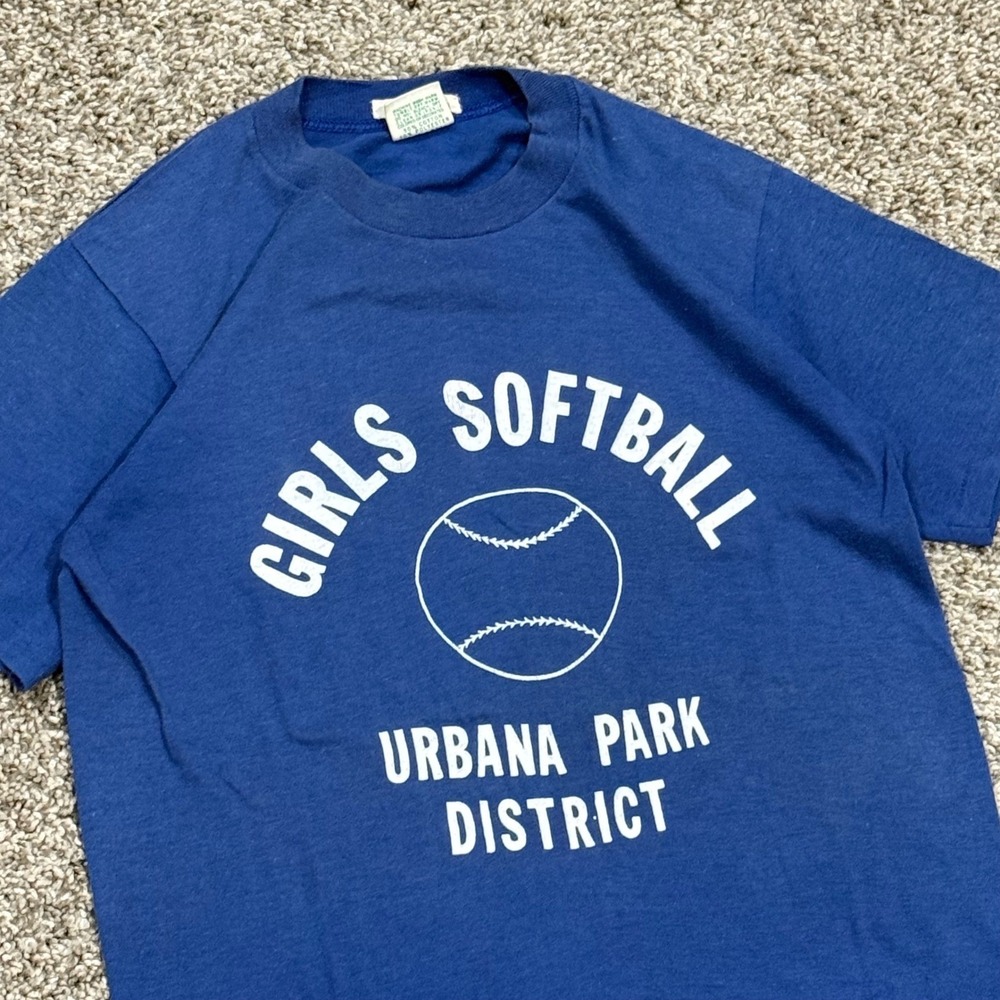 Vintage 70s CUTE Urbana Park Girls Softball TShirt Flocked Numbers 30 Size S ANI